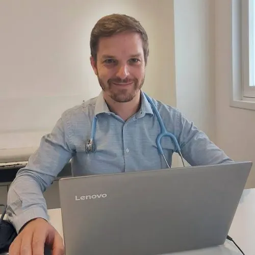 Dr Kyle Kumin, family physician at Tel Aviv Doctor
