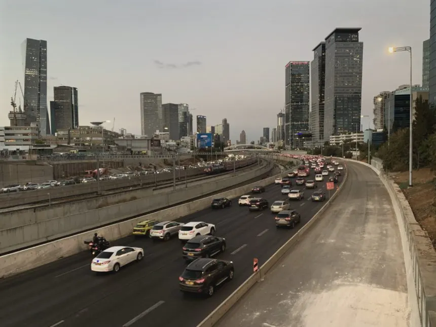 Tel Aviv cityscape illustrating air-quality health advice